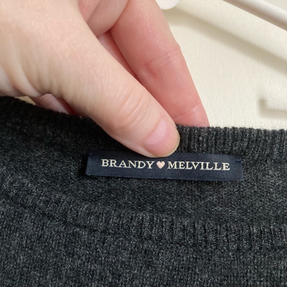 Brandy Melville Dark Gray 100% Cashmere Crew Neck Long Sleeve Sweater #Bl - Picture 3 of 7